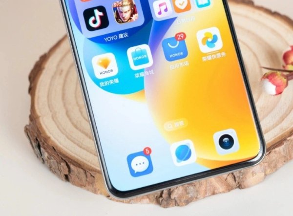 股票新闻 荣耀“续航王”加速让路, 8000mAh+卫星消息, 国补后还变相降价